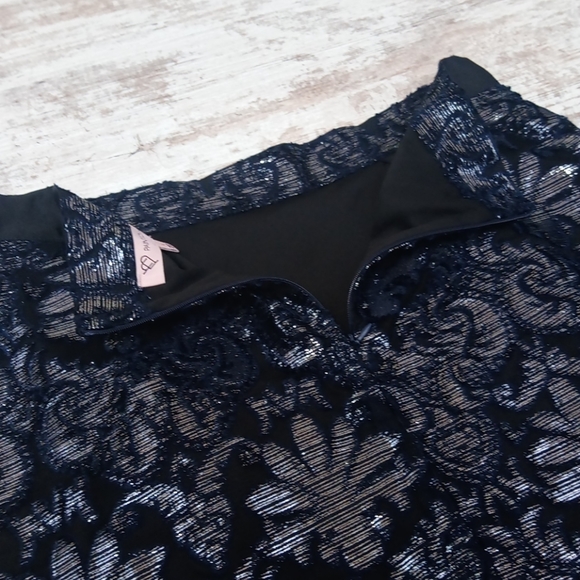 Painted Heart Chic Sparkly Lacey Patterned Lined Women's Skirt - Picture 13 of 16